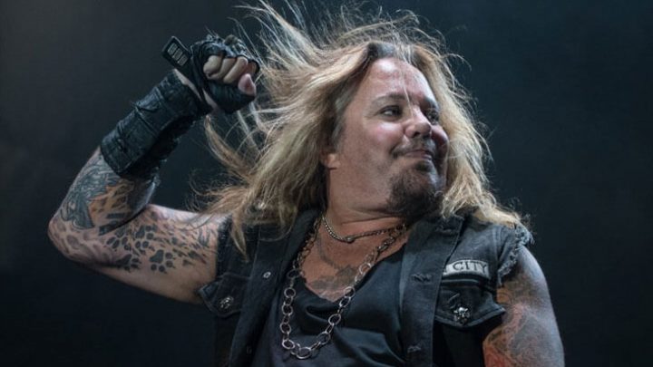 Vince Neil: Confira vídeo da apresentação em Island Lake, Illinois