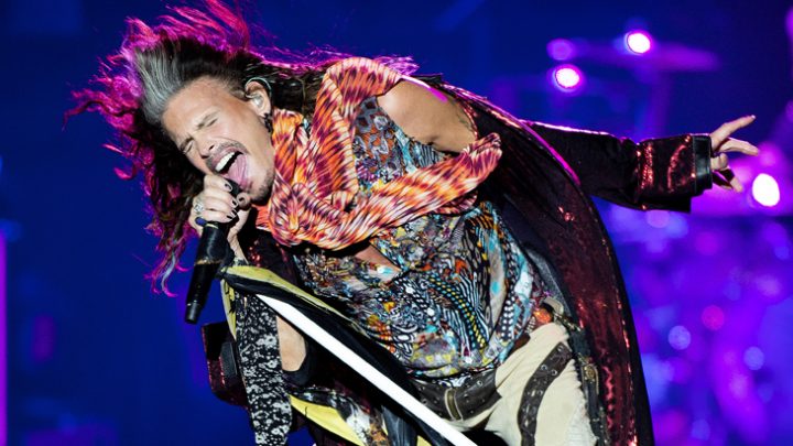 AEROSMITH adia turnê ‘Peace Out’ devido a danos nas cordas vocais de STEVEN TYLER
