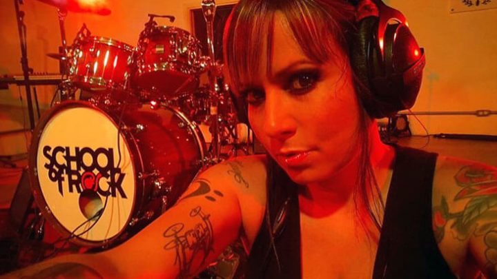 Fernanda Terra: Uma biografia em quadrinhos da trajetória da baterista