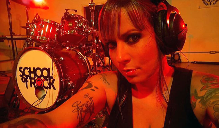 Fernanda Terra: Uma biografia em quadrinhos da trajetória da baterista