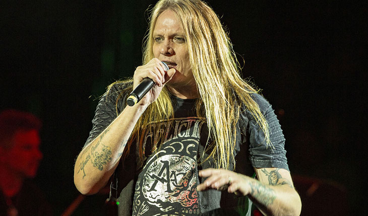 Sebastian Bach: Confira vídeos de show na Carolina do Norte