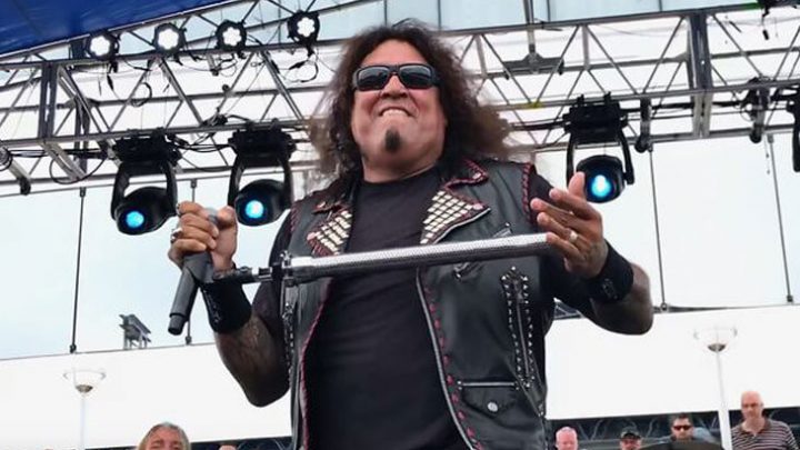 Testament: Confira vídeos da apresentação no Megacruise