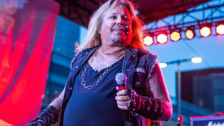 Mötley Crüe: Vince Neil experimentando tratamento para reduzir gordura