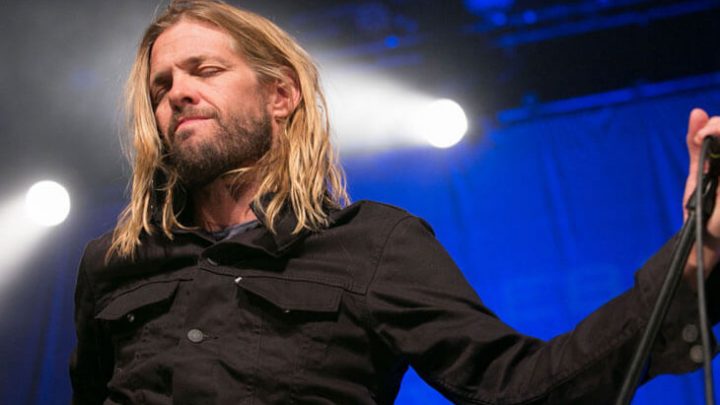 FOO FIGHTERS: Ouça a canção “Get The Money” de TAYLOR HAWKINS