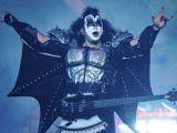 Kiss: Banda fará shows até em alto-mar para tubarões