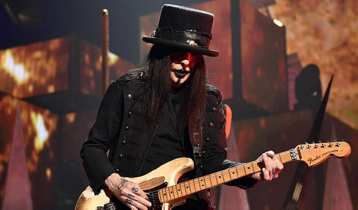 MÖTLEY CRÜE: Participação de MICK MARS no single ‘Outlaws & Outsiders’ de CORY MARKS (vídeo)