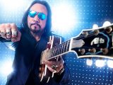 ACE FREHLEY apresenta “Cherry Medicine” ao vivo pela primeira vez