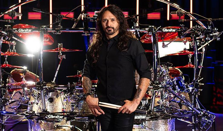 AQUILES PRIESTER: Faz primeiro show com o DRAGONFORCE (vídeo)