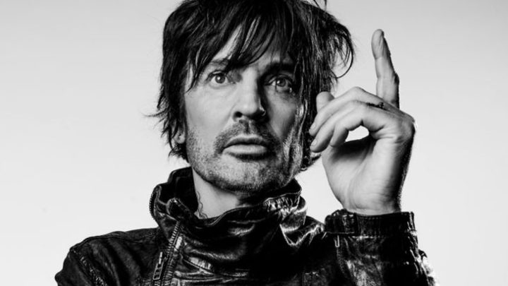 MÖTLEY CRÜE: TOMMY LEE diz que ‘The Stadium Tour’ “ainda está em movimento”