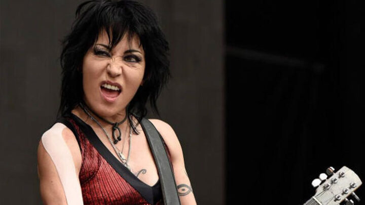 JOAN JETT: ‘Não se sentiria confortável’ tocando em estádios durante a pandemia