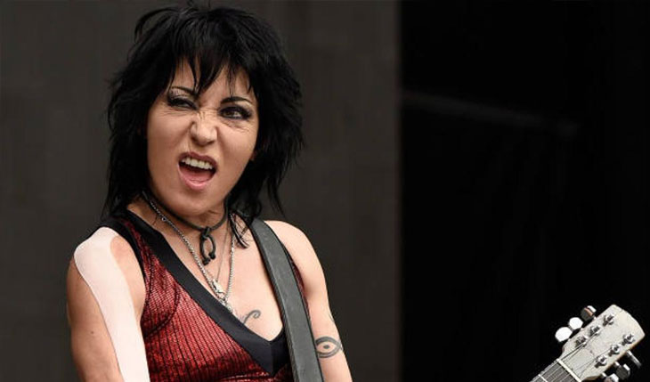 JOAN JETT: ‘Não se sentiria confortável’ tocando em estádios durante a pandemia