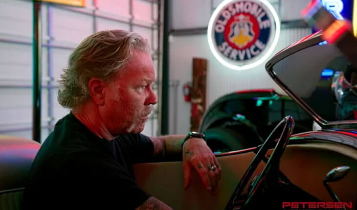 METALLICA: JAMES HETFIELD discute coleção de carros em vídeo