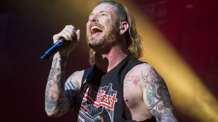 Corey Taylor: “Tem muita música morta por aí disfarçada de rock”