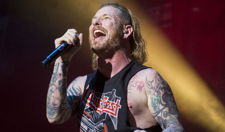 Corey Taylor: “Tem muita música morta por aí disfarçada de rock”