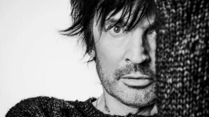 MÖTLEY CRÜE: Tommy Lee lança dois novos singles solo, ‘Knock Me Down’ e ‘Tops’