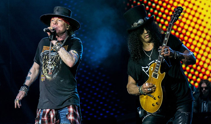 GUNS N ‘ROSES: Apresenta nova música ‘Absurd’ no Fenway Park de Boston (vídeo)