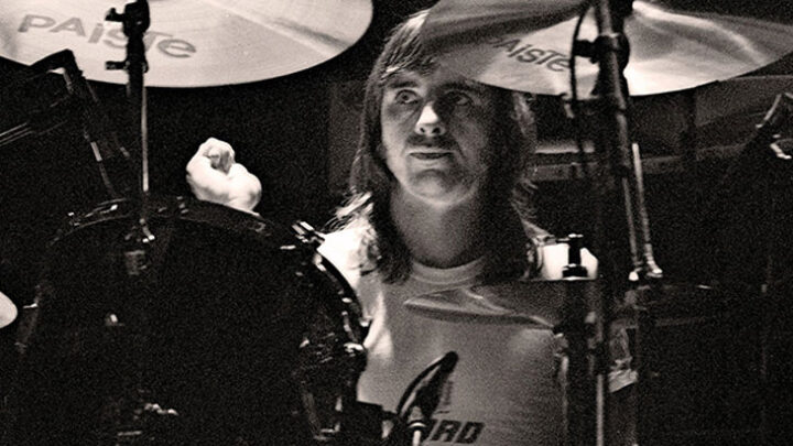 Drum Clinic: PHIL RUDD, a precisão do baterista do AC/DC!