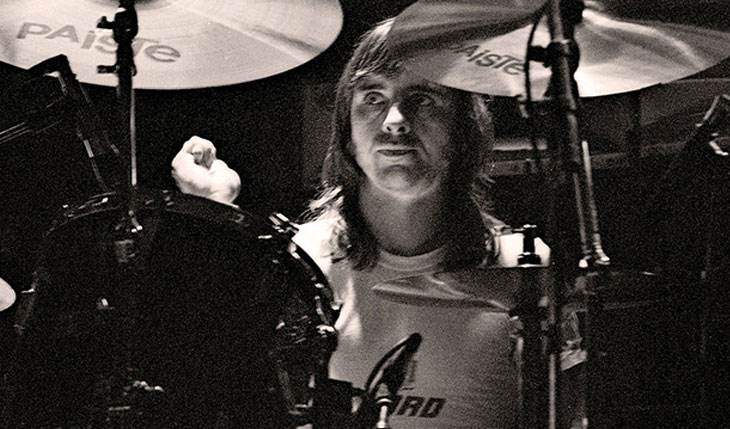Drum Clinic: PHIL RUDD, a precisão do baterista do AC/DC!