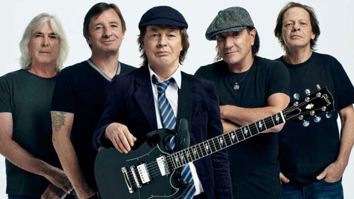 AC/DC: Angus e Brian mostram a Deluxe ‘Power Up’ Lightbox (vídeo)