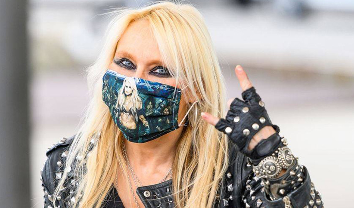 Doro Pesch: Vocalista defende artistas que fazem shows drive-in: “É melhor do que não fazer nada”