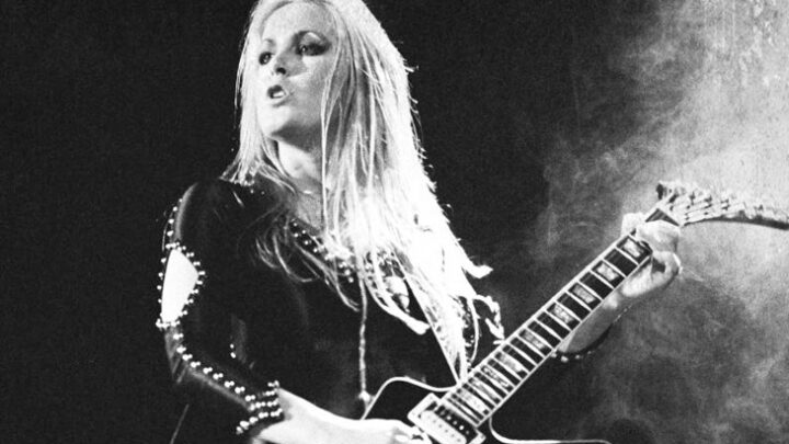 Lita Ford: Biografia da guitarrista é lançada no Brasil