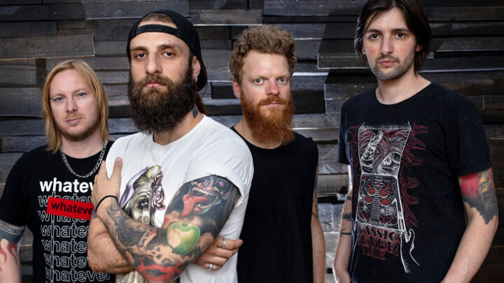 Hecatombe: Banda apresenta single triplo com lyric videos