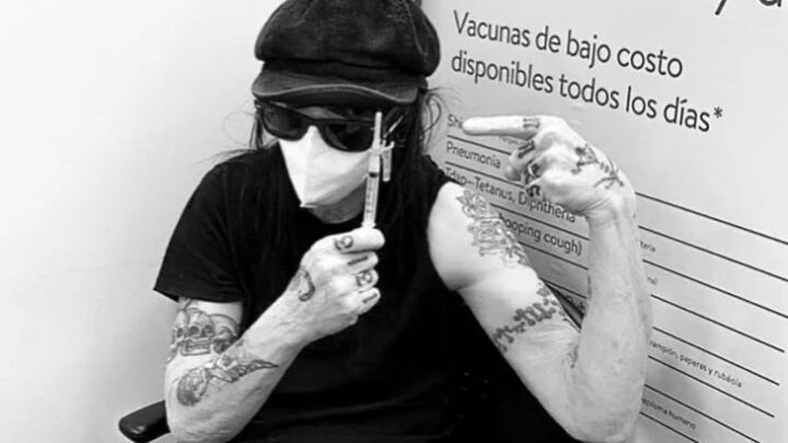 Mötley Crüe: Mick Mars recebe primeira dose da vacina COVID-19