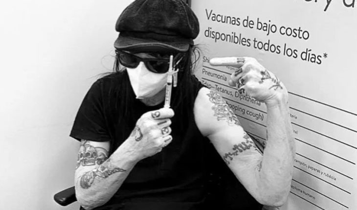Mötley Crüe: Mick Mars recebe primeira dose da vacina COVID-19
