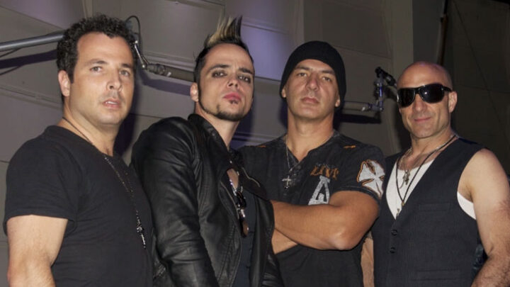 SWITCHBLADE GLORY: Banda de LUKAS ROSSI e KENNY ARONOFF lança videoclipe de ‘Human Toys’