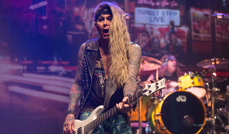 STEEL PANTHER: Anunciada saída do baixista LEXXI FOXX