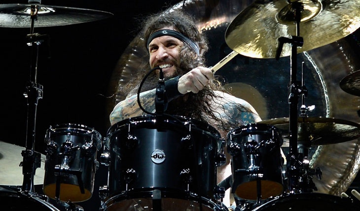 MÖTLEY CRÜE: Tommy Clufetos substitui Tommy Lee no início da ‘The Stadium Tour’