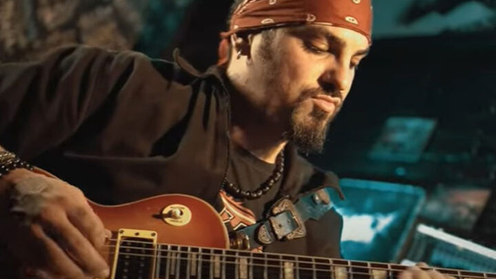 Sandro Moreti: Confira a releitura de “Me Leva Pra Casa” de Joe Euthanázia