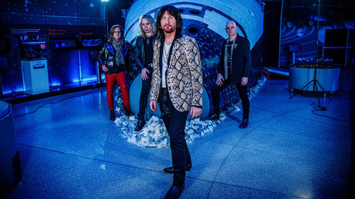 OUT OF THIS WORLD: Confira o álbum de estreia da nova banda do ex-guitarrista do Europe, Kee Marcello