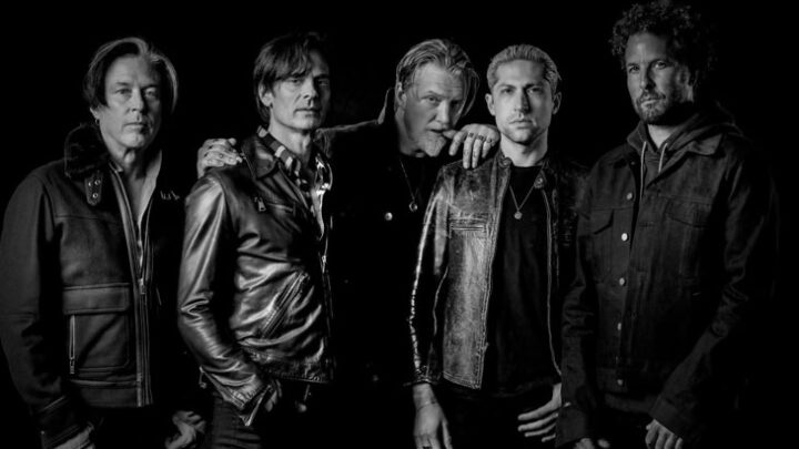 QUEENS OF THE STONE AGE lança “Paper Machete”