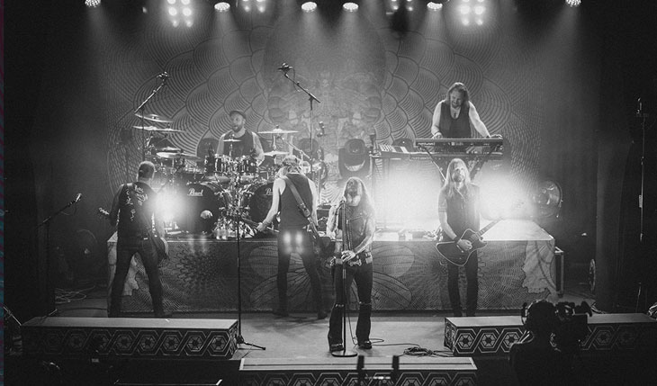 AMORPHIS: novo álbum ao vivo dos finlandeses, intitulado “Queen Of Time (Live At Tavastia 2021)” em breve no Brasil