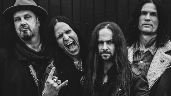 Turnê latina dos suecos do HARDCORE SUPERSTAR remarcada para novembro!