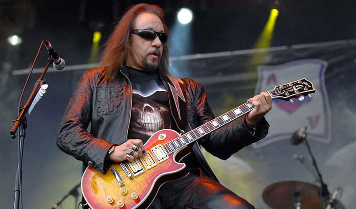 ACE FREHLEY compartilha o videoclipe de ‘Walkin’ On The Moon’