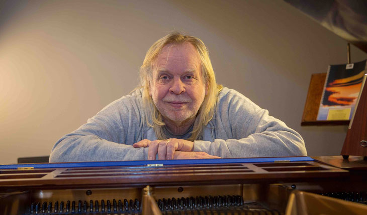 Rick Wakeman confirma show da turnê “The Final Solo Tour” em Porto Alegre dia 11 de abril