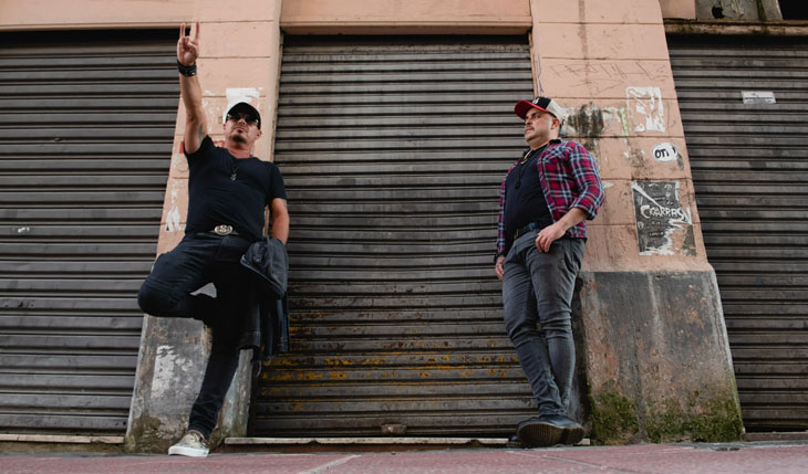 GARIMPEIROS DO ROCK: Membros do JOTA QUEST e BIQUINI participam de episódio com a banda catarinense ZAKA