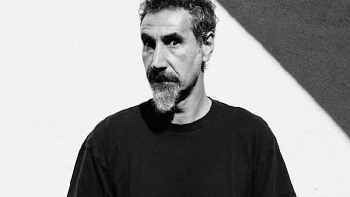 SERJ TANKIAN compartilha videoclipe de “I’m Counting On You” do próximo álbum “Covers, Collaborations & Collages”