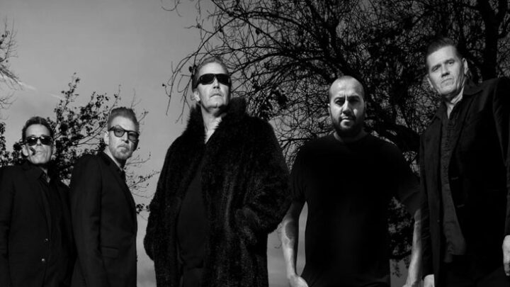 T.S.O.L. e Adolescents, lendas do punk rock, tocam neste sábado (29) em São Paulo