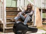 JOHN CORABI lança o single ‘That Memory’, do seu próximo álbum solo ‘New Day’.