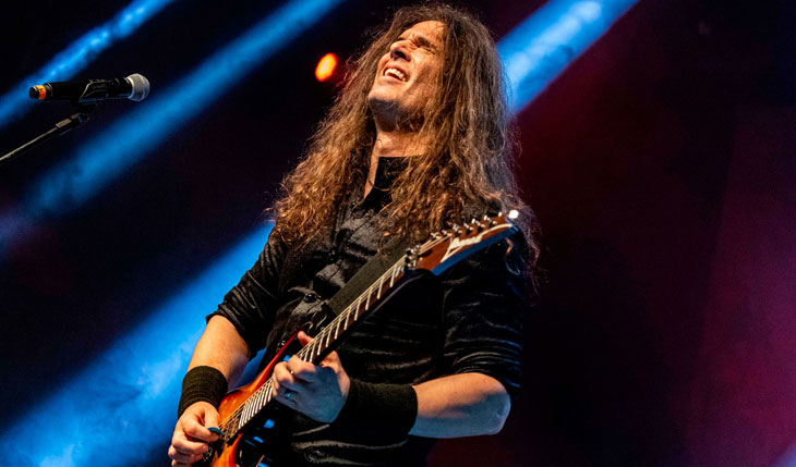 KIKO LOUREIRO confirma quatro shows no Brasil em junho para encerrar turnê de “Theory of Mind”