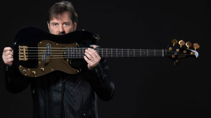 ANDRIA BUSIC lança primeiro álbum solo “Life As It Is” pela Dynamo Records