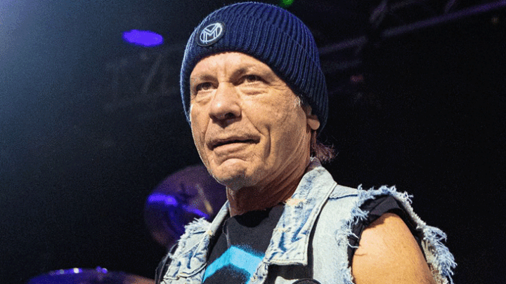 BRUCE DICKINSON: confira o making of de “Tears Of The Dragon”