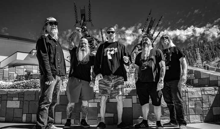 DOWN: Disponível no Brasil versão remasterizada do terceiro álbum de estúdio “Over The Under”
