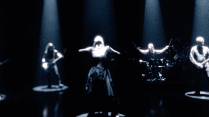 Evanescence lança clipe de “Tell Me When You’ve Had Enough” gravado durante turnê mundial