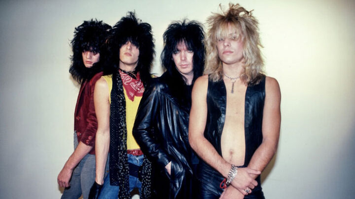 Mötley Crüe lança versão inédita de “Take Me To The Top”, destaque do lendário Too Fast For Love