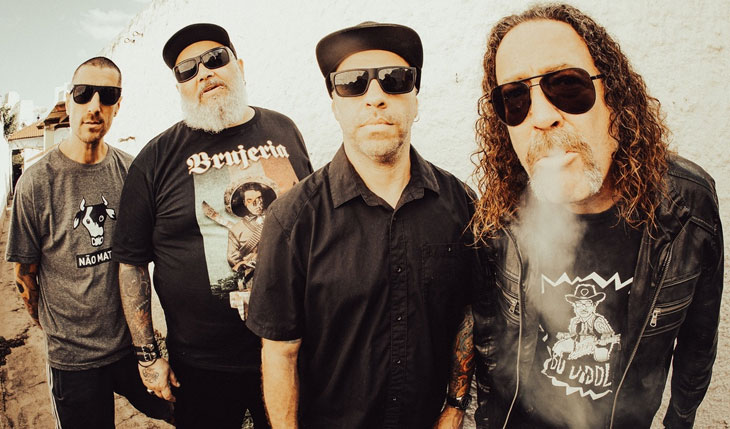 Bréa Extreme Tour 2027 junta três pioneiros do crossover e do thrash metal